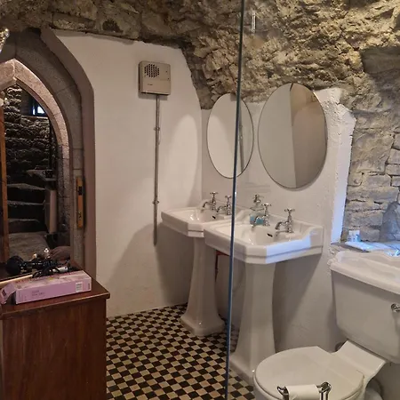 Ferienhaus Ballindooley Castle *