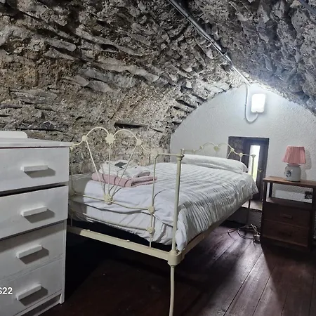 Ballindooley Castle بيت للعطل