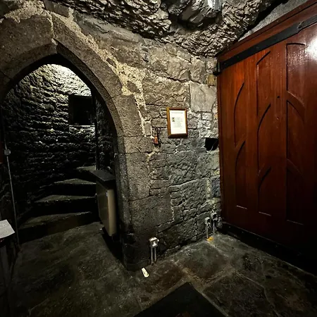 בית נופש Ballindooley Castle