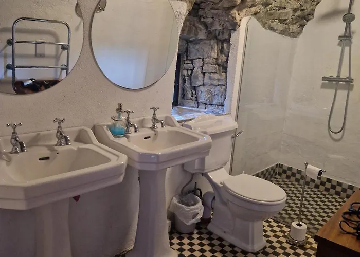 Ballindooley Castle * Galway